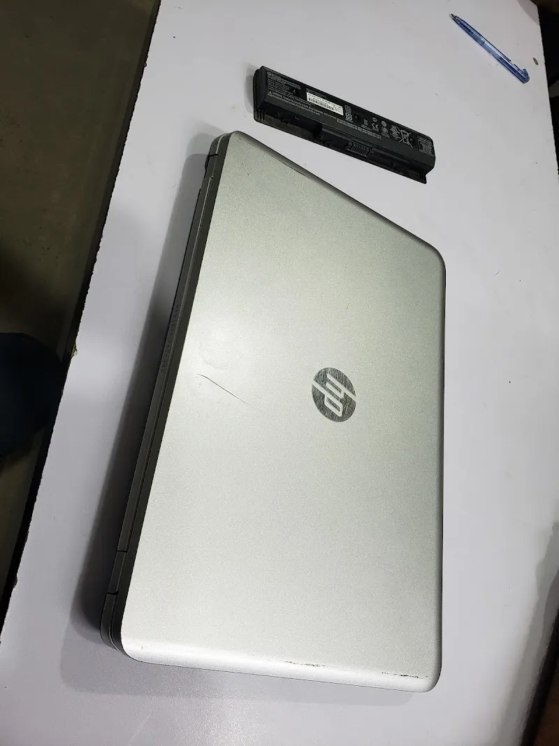 THE FIX LAPTOP STORE