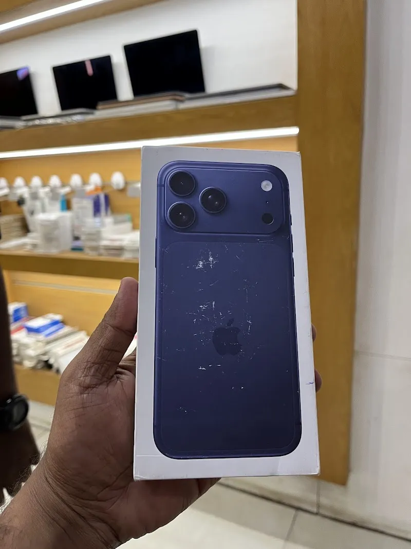 Official Apple Store in Techzone Zamzama Karachi Pakistan